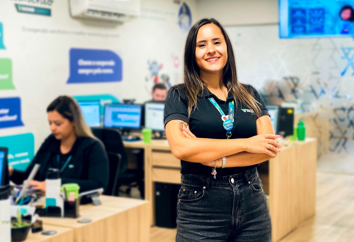 Izabela Evangelista, responsável pela Central de Relacionamento